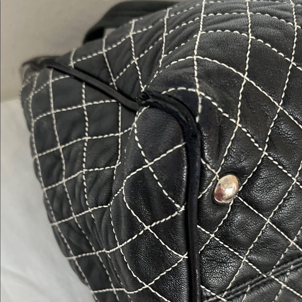 Ferragamo Black Quilted Leather Handbag - Picture 13 of 15